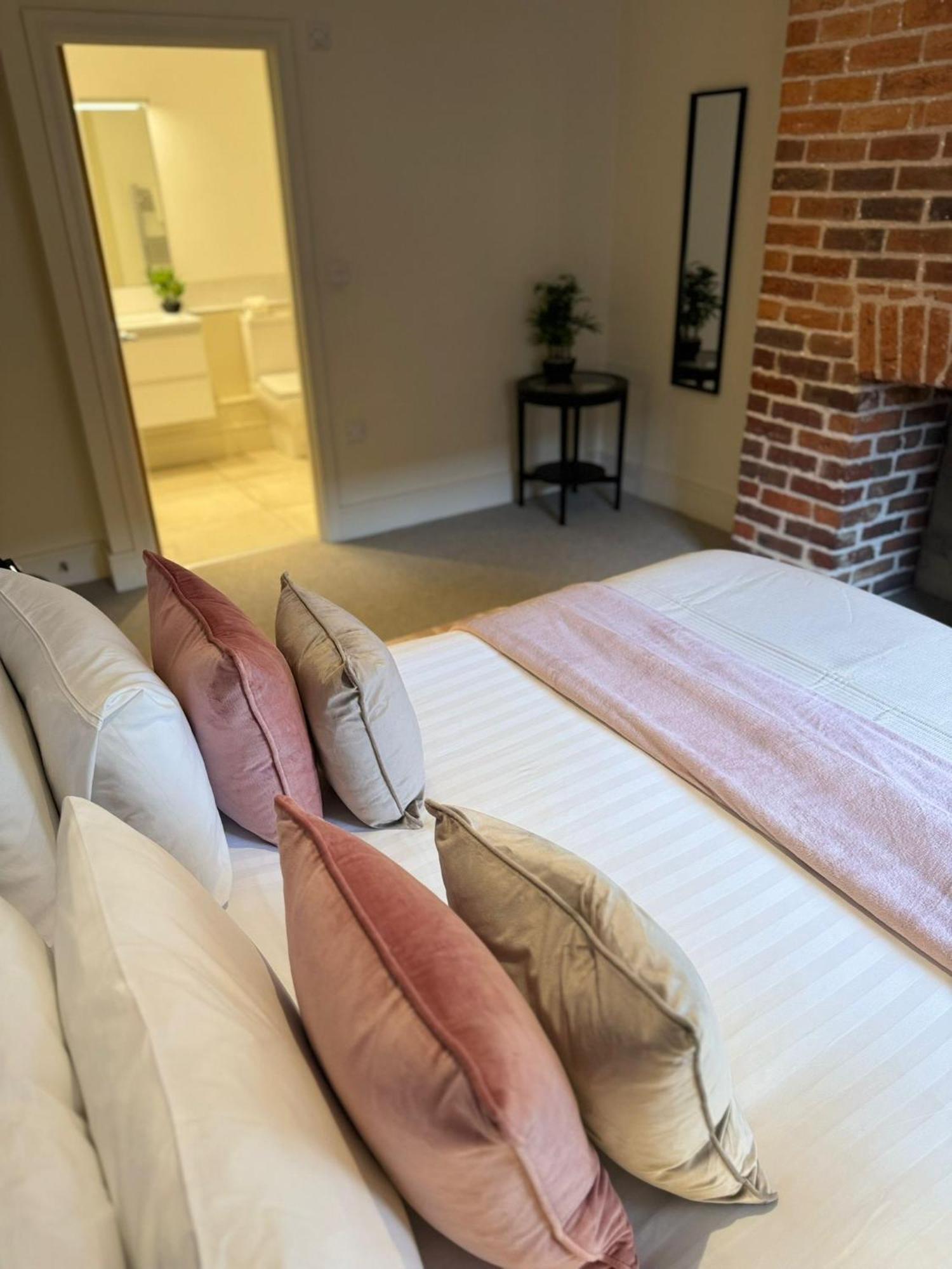 Appartement Osbourne House Pink 2 Bed, 2 And Half Bath à Birmingham Extérieur photo